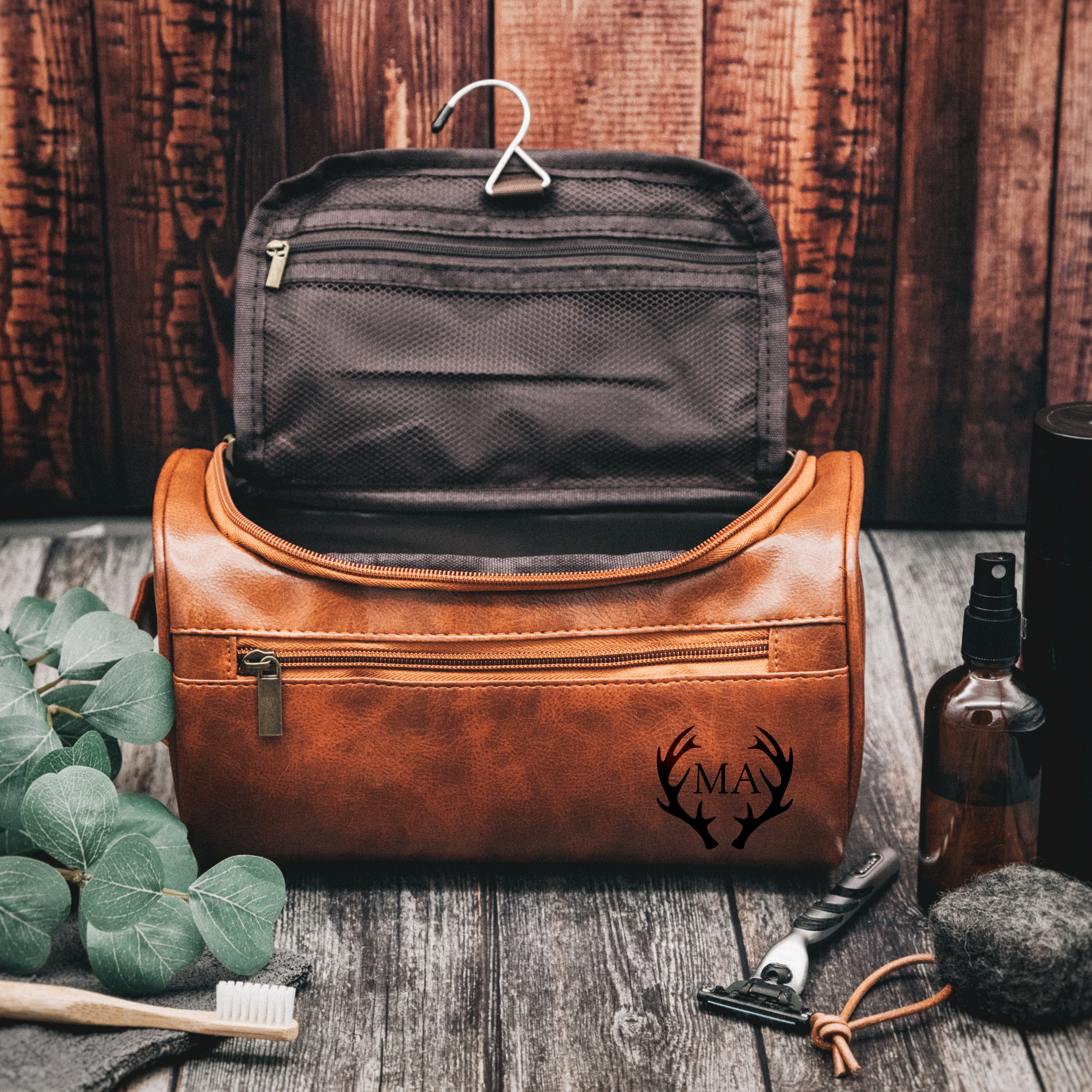 Leder Kulturbeutel - verschiedene Motive mit Namen oder Intitialen