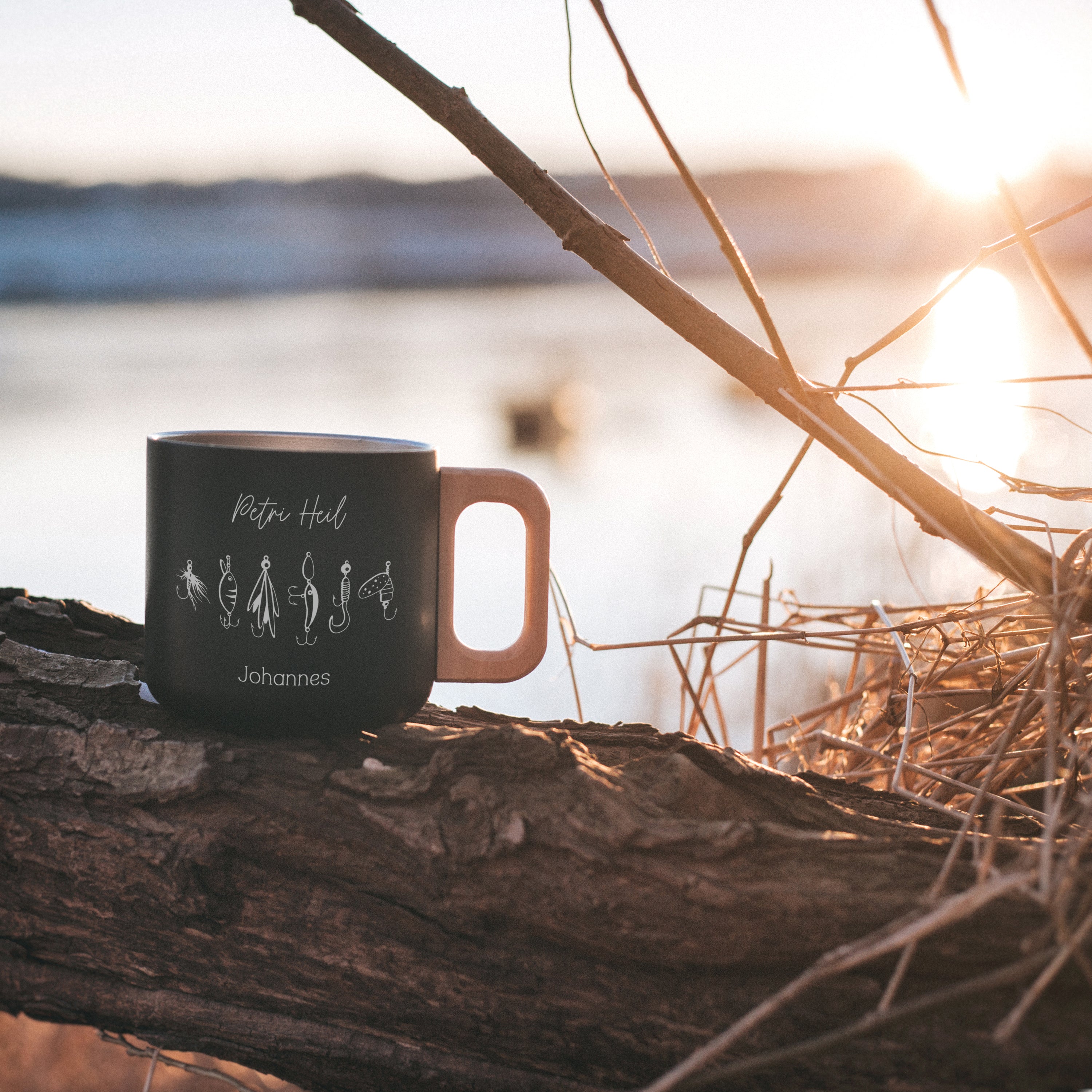 Thermobecher mit Holzgriff - Angelhaken "Petri Heil"