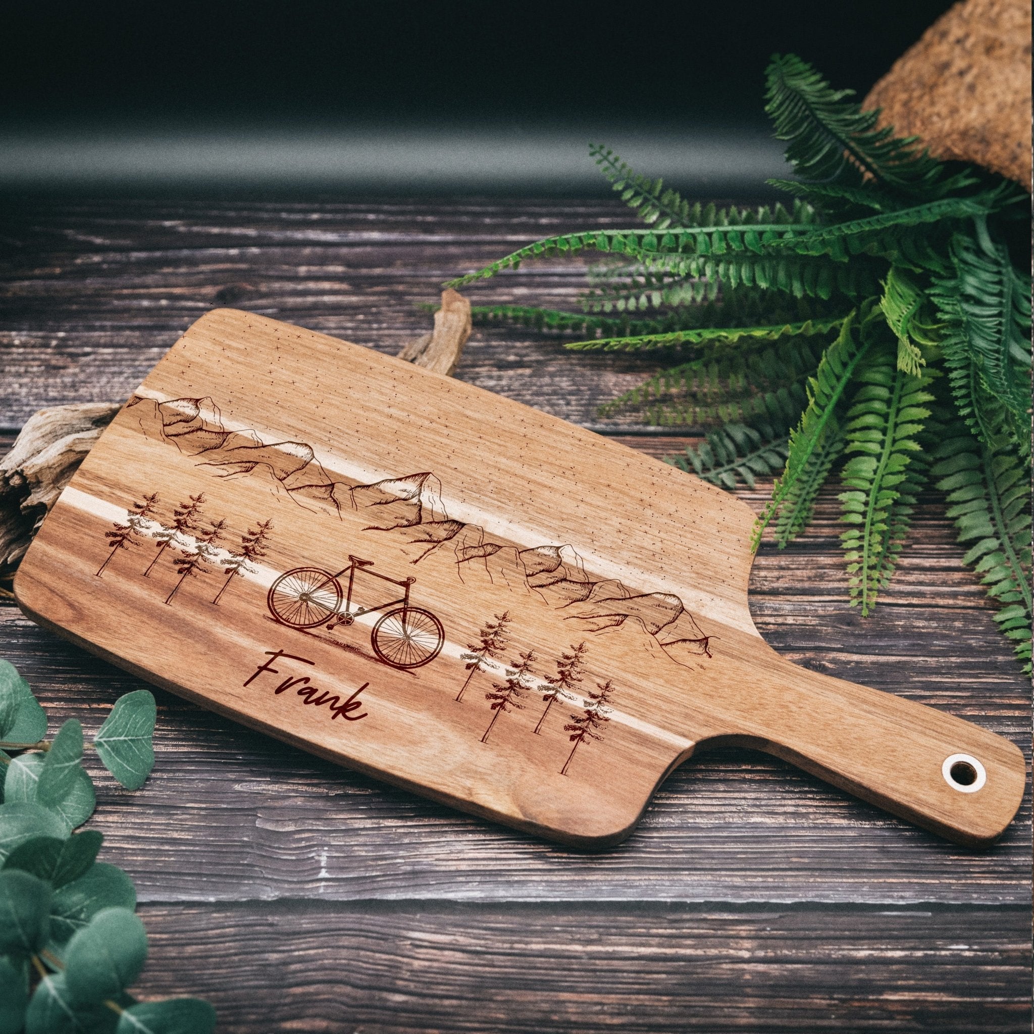 Akazienbrett mit Griff - Fahrrad Berge - Abenteuernah