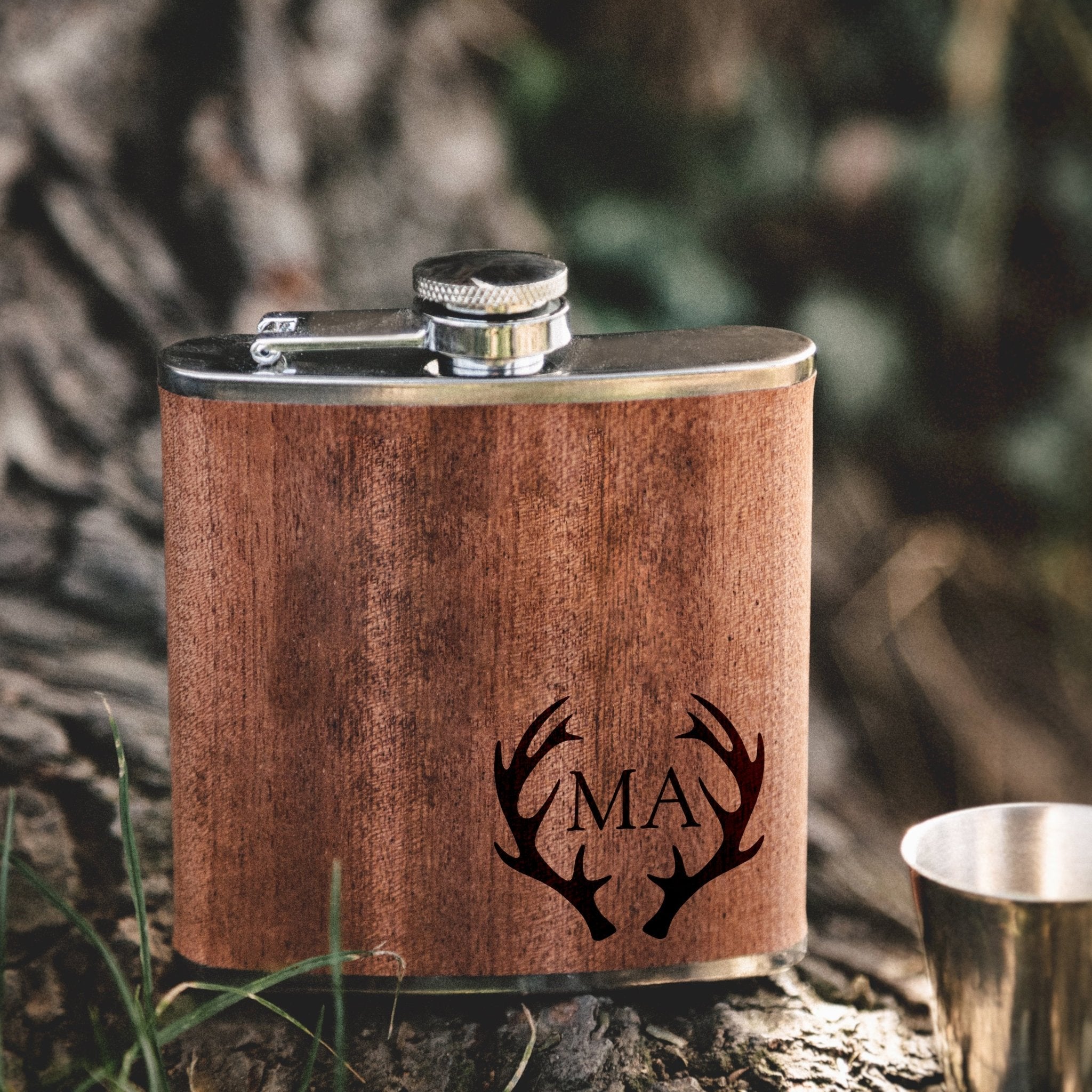 Flachmann Holz - Hirschgeweih Initialen - Abenteuernah