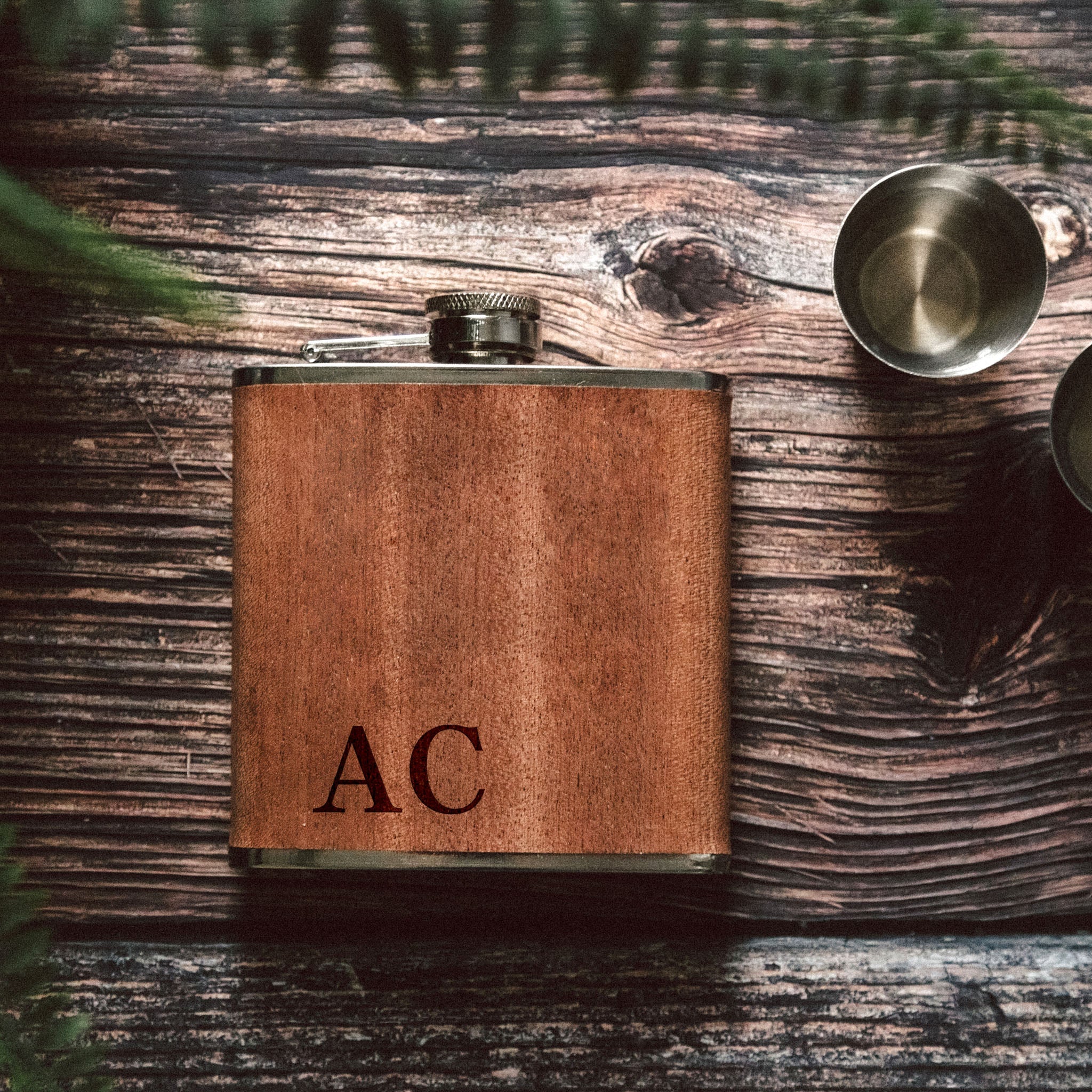 Flachmann personalisiert Holz - Initialen - Abenteuernah