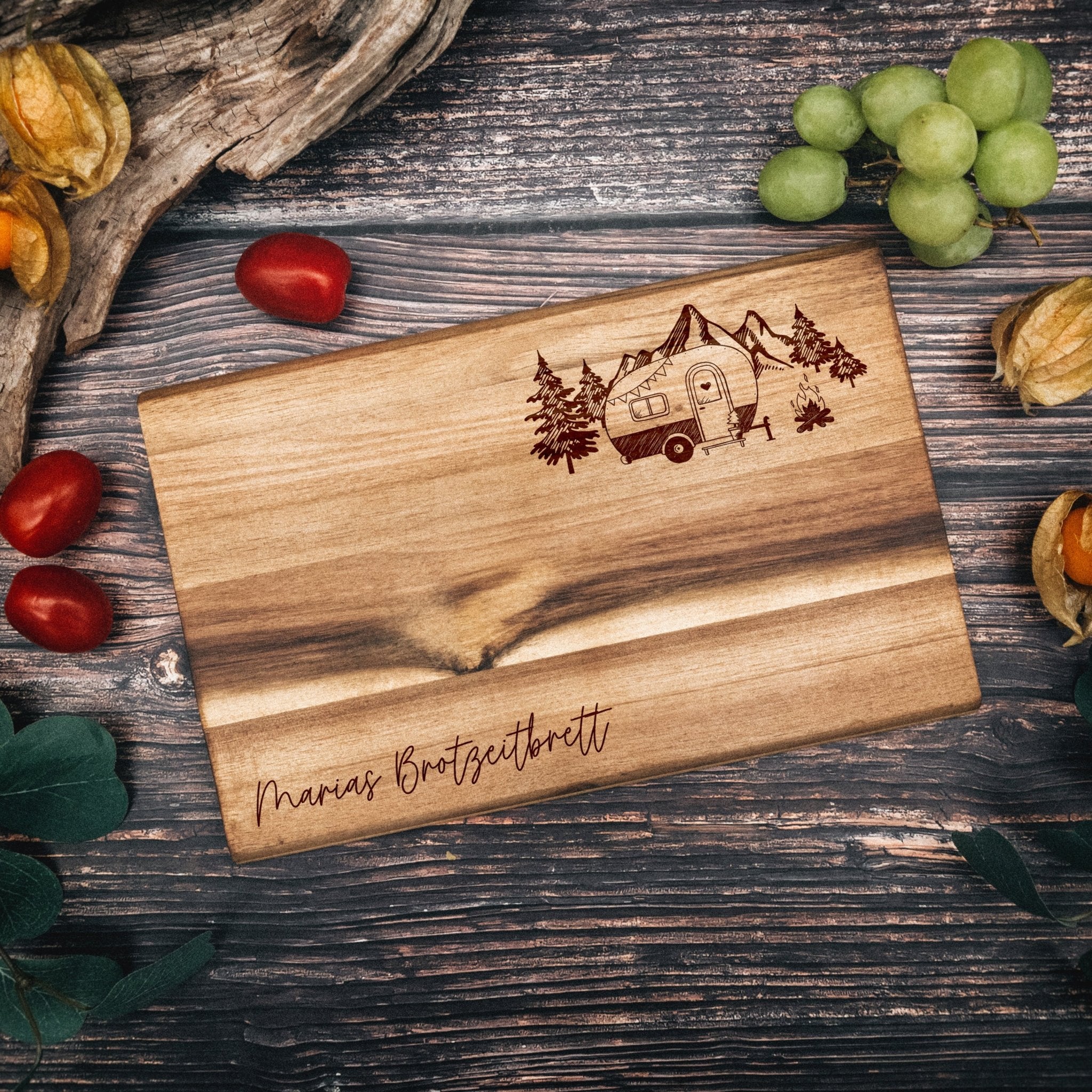 Frühstücksbrett Akazie - Camper, Fahrrad, Hund - Abenteuernah