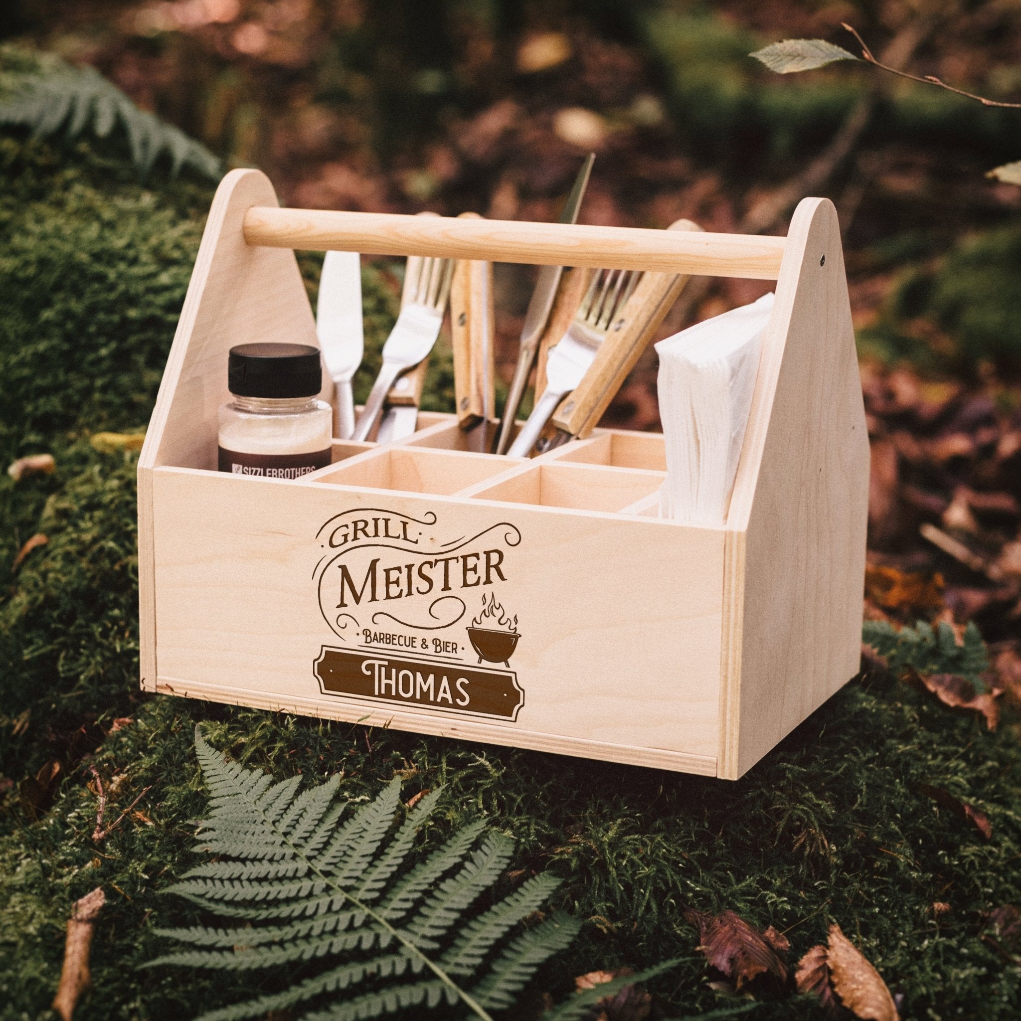 Grill - Caddy aus Holz - Grillmeister Vintage Wunschname - Abenteuernah