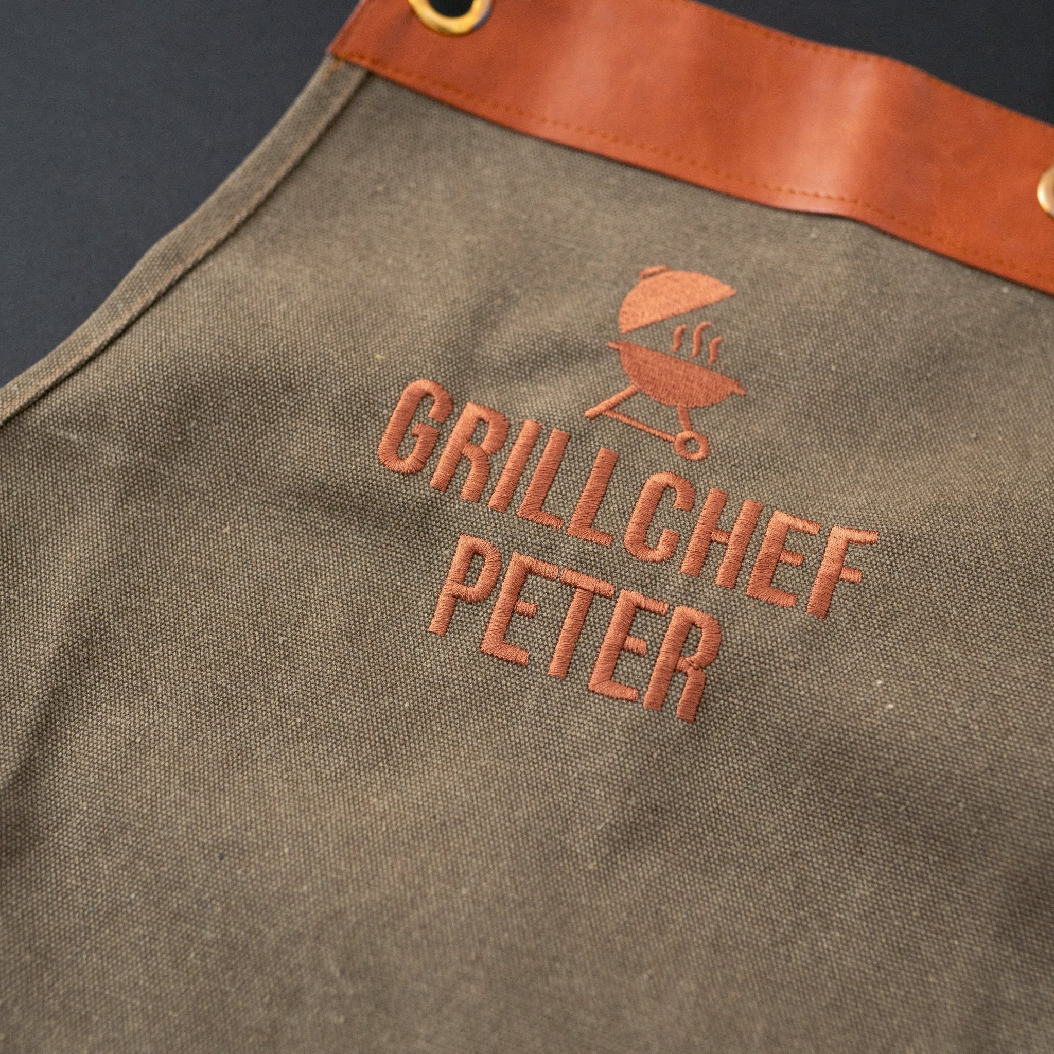 Grillschürze mit Stick - Grillchef - Abenteuernah