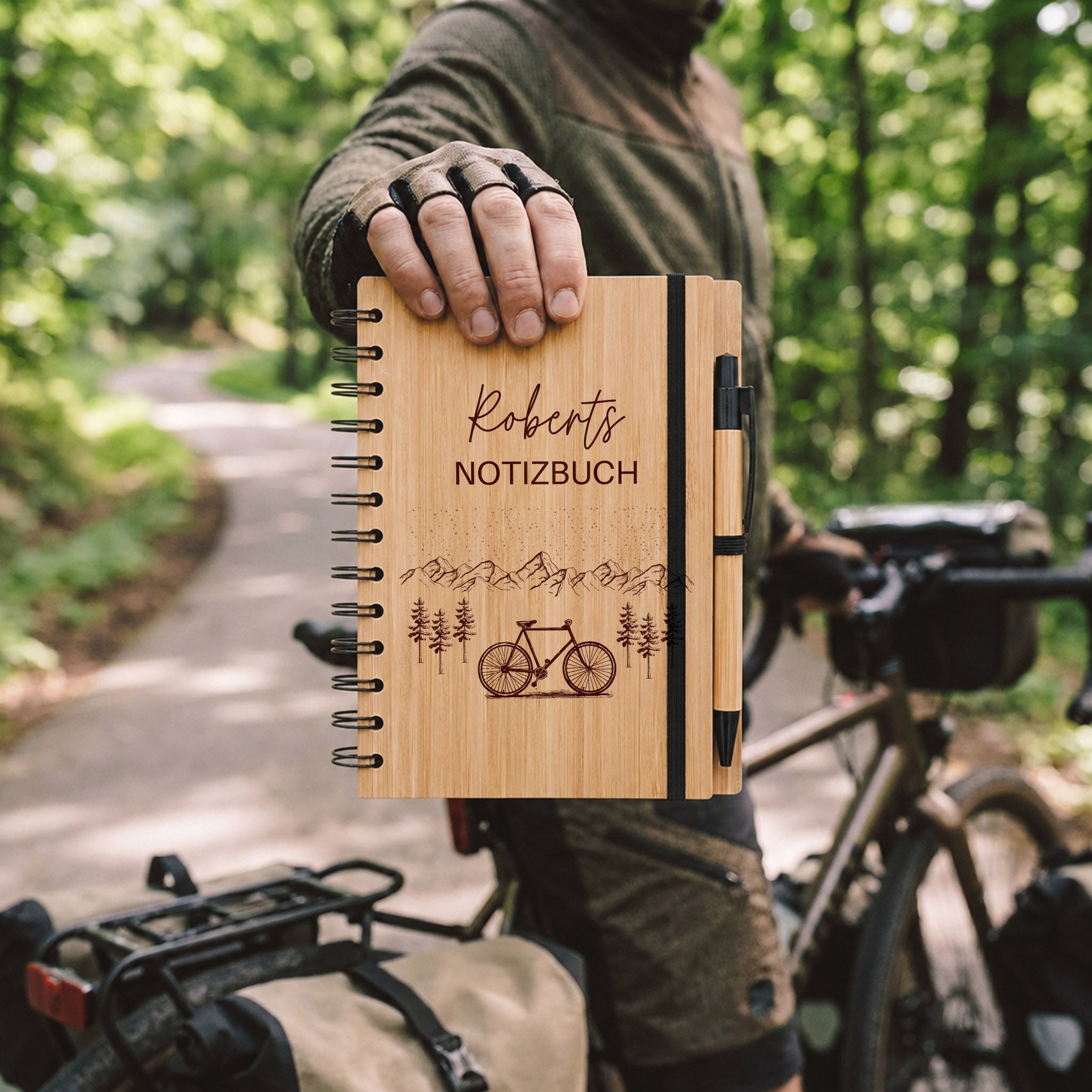 Notizbuch Holz - Fahrrad Berge - Abenteuernah