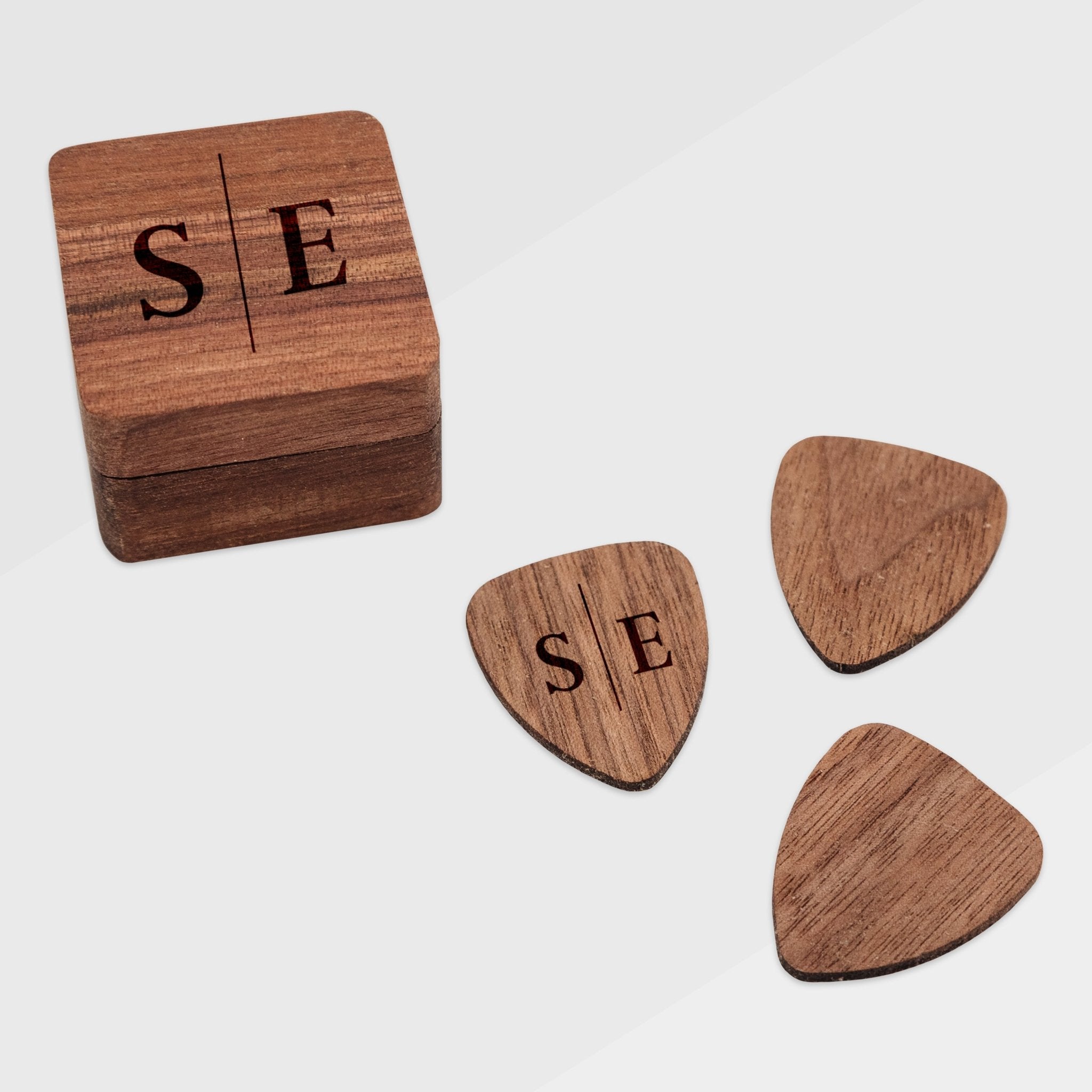 Plektrum Box - Initial - Abenteuernah