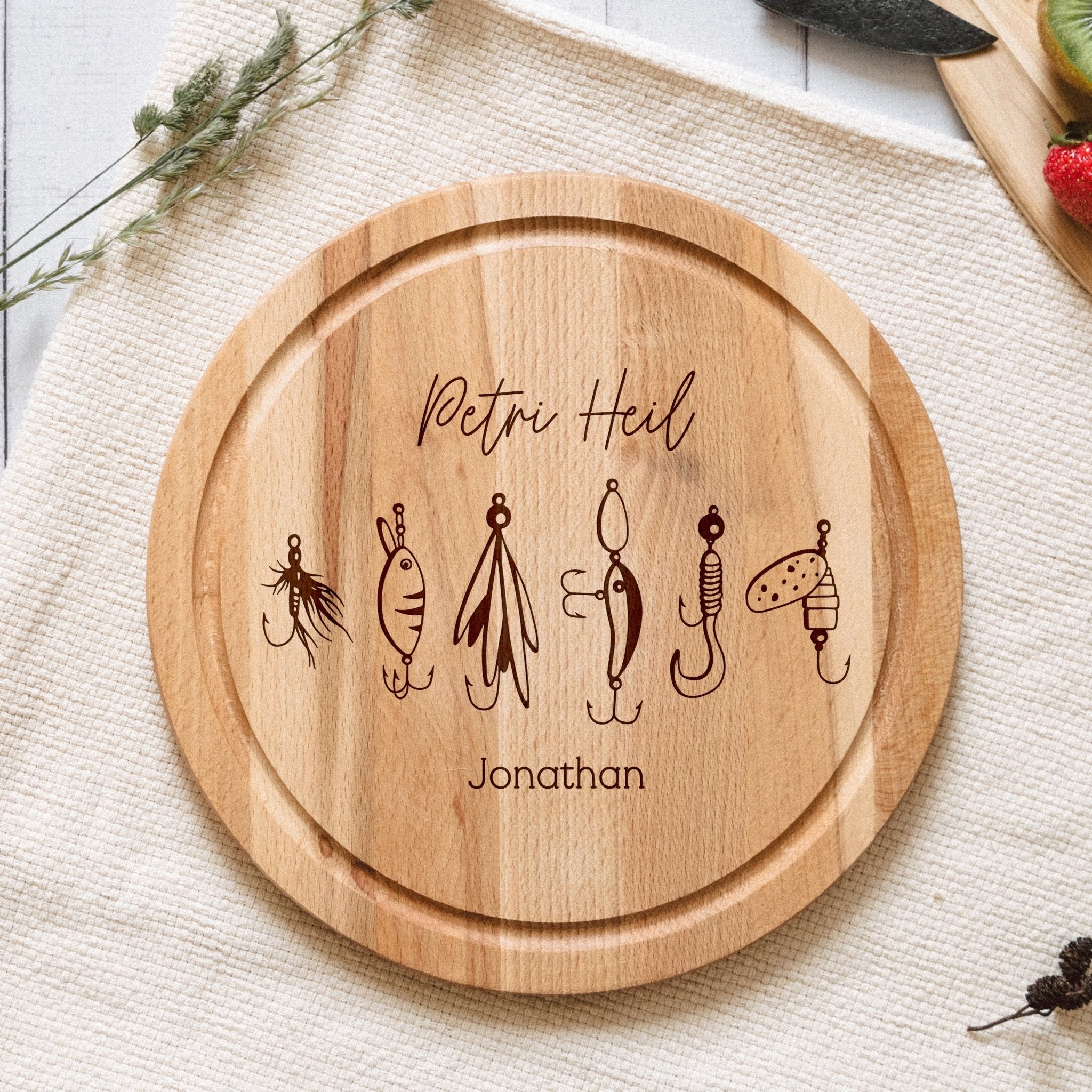 Rundes Holzbrett - Angelköder - Abenteuernah