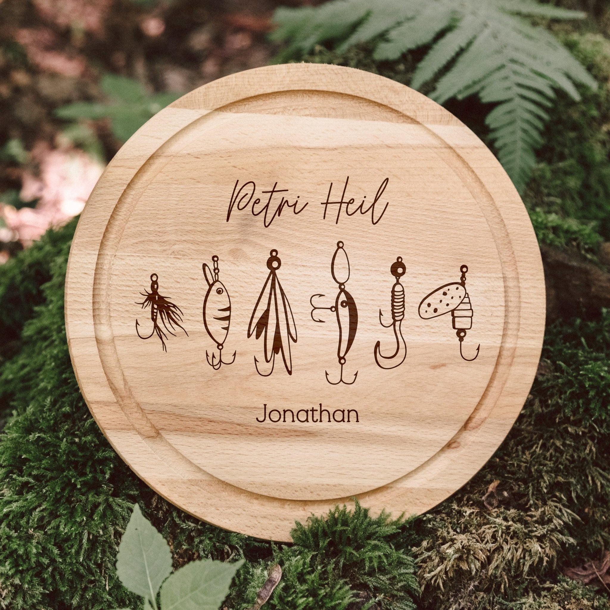 Rundes Holzbrett - Angelköder - Abenteuernah