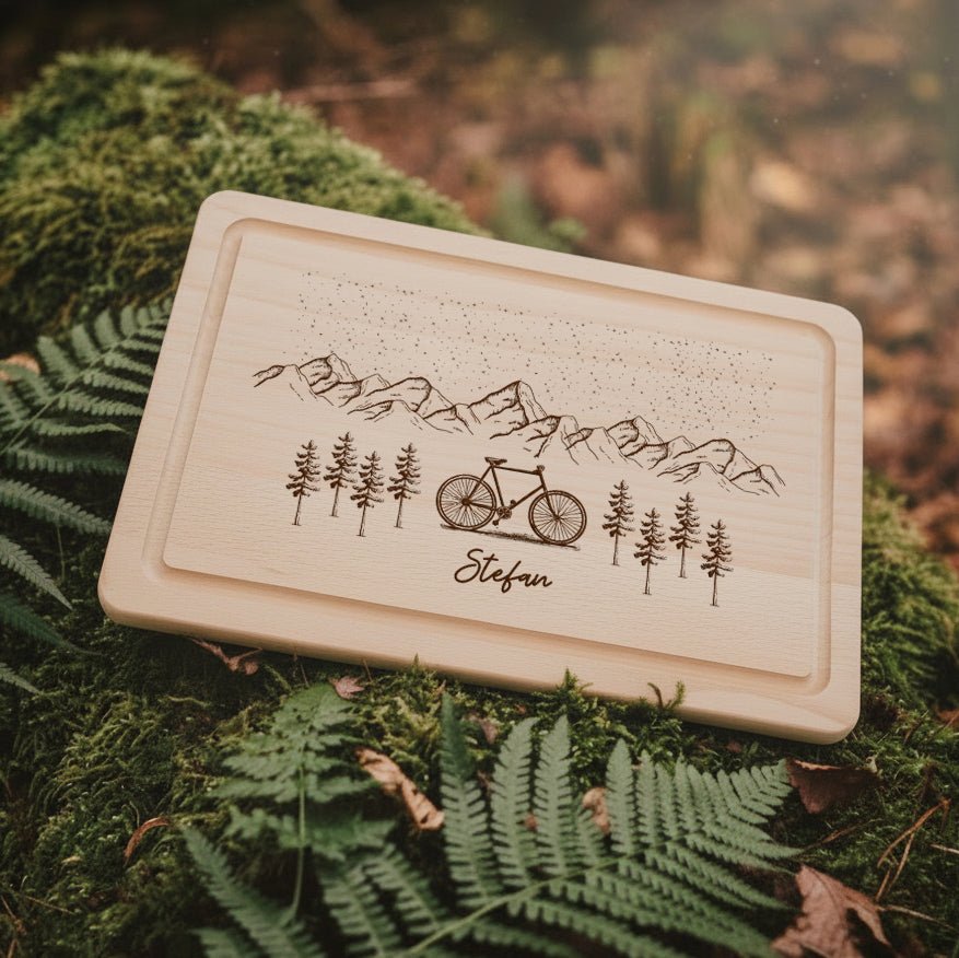 Schneidebrett mit Saftrille - Berge und Fahrrad - Abenteuernah
