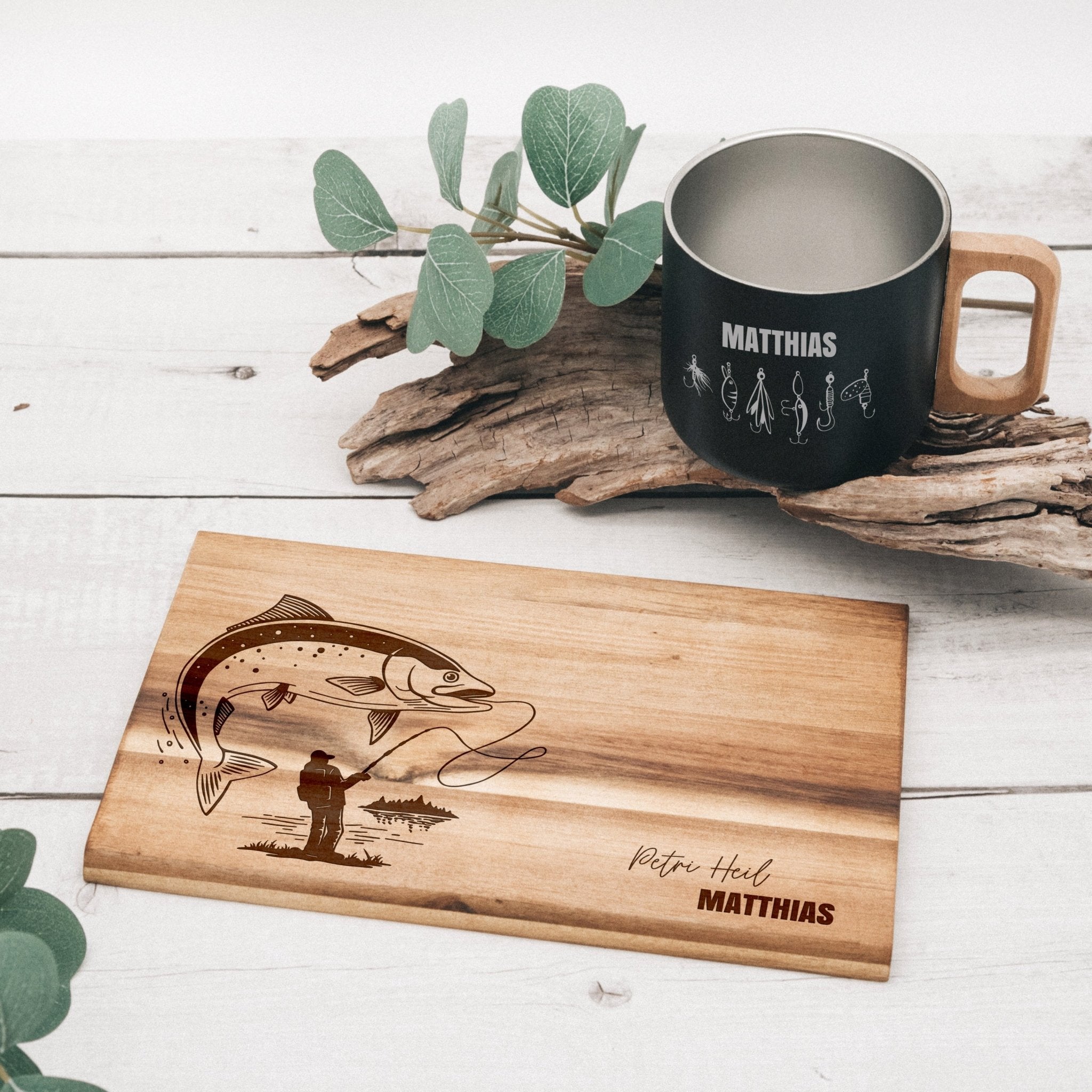 Set Frühstücksbrett Akazie und Edelstahltasse - Angler - Abenteuernah