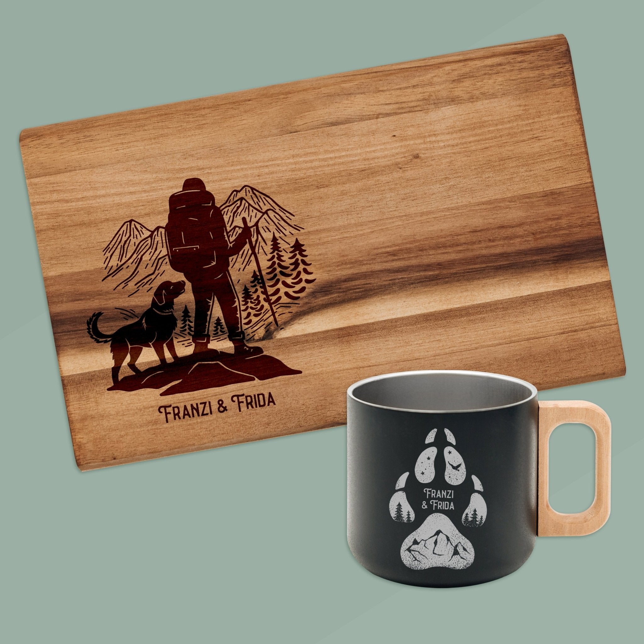 Set Frühstücksbrett Akazie und Edelstahltasse - Wanderer mit Hund - Abenteuernah
