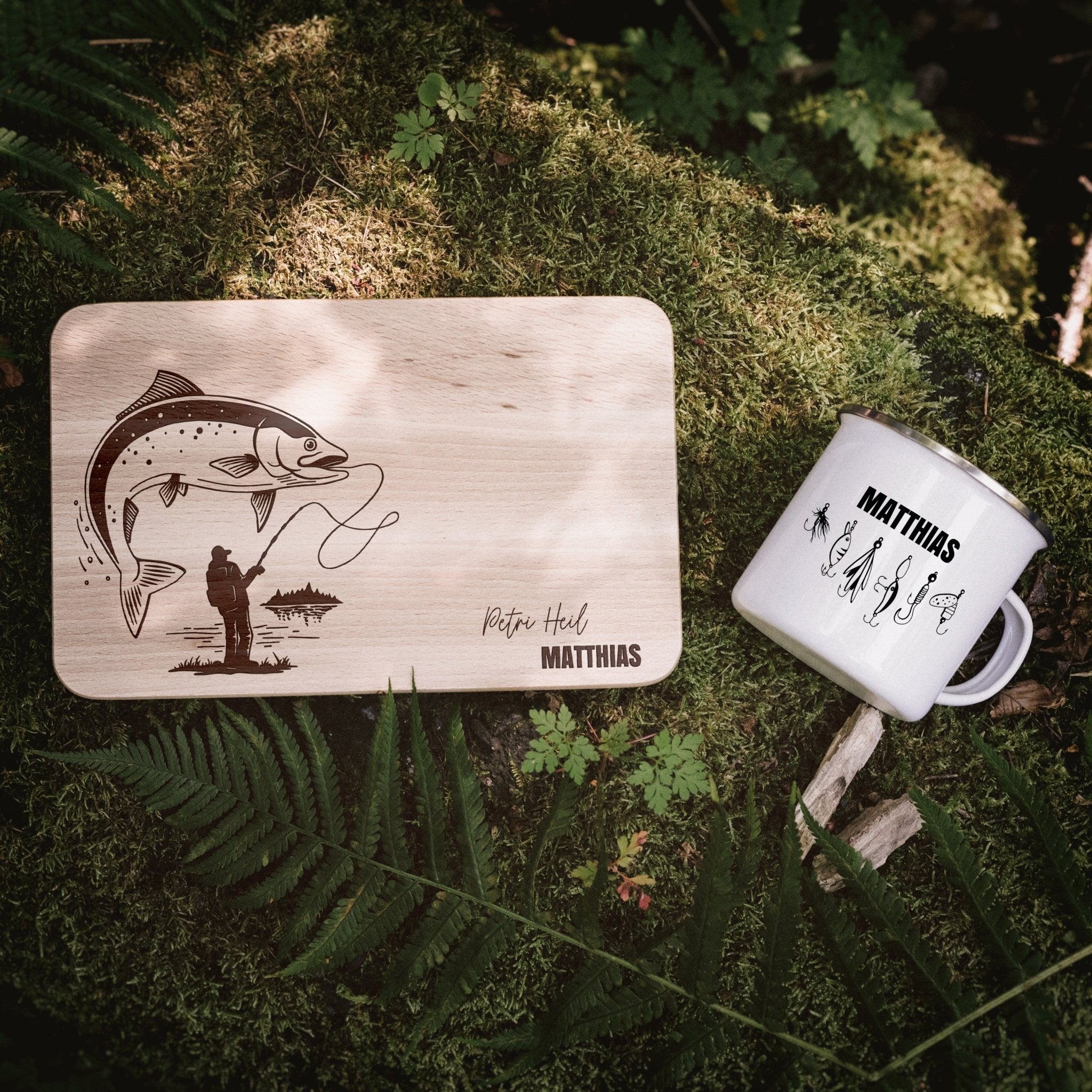 Set Frühstücksbrett Buche und Emailletasse - Angler - Abenteuernah