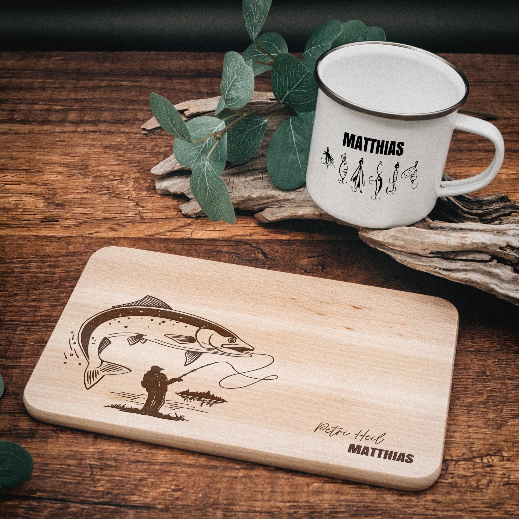 Set Frühstücksbrett Buche und Emailletasse - Angler - Abenteuernah