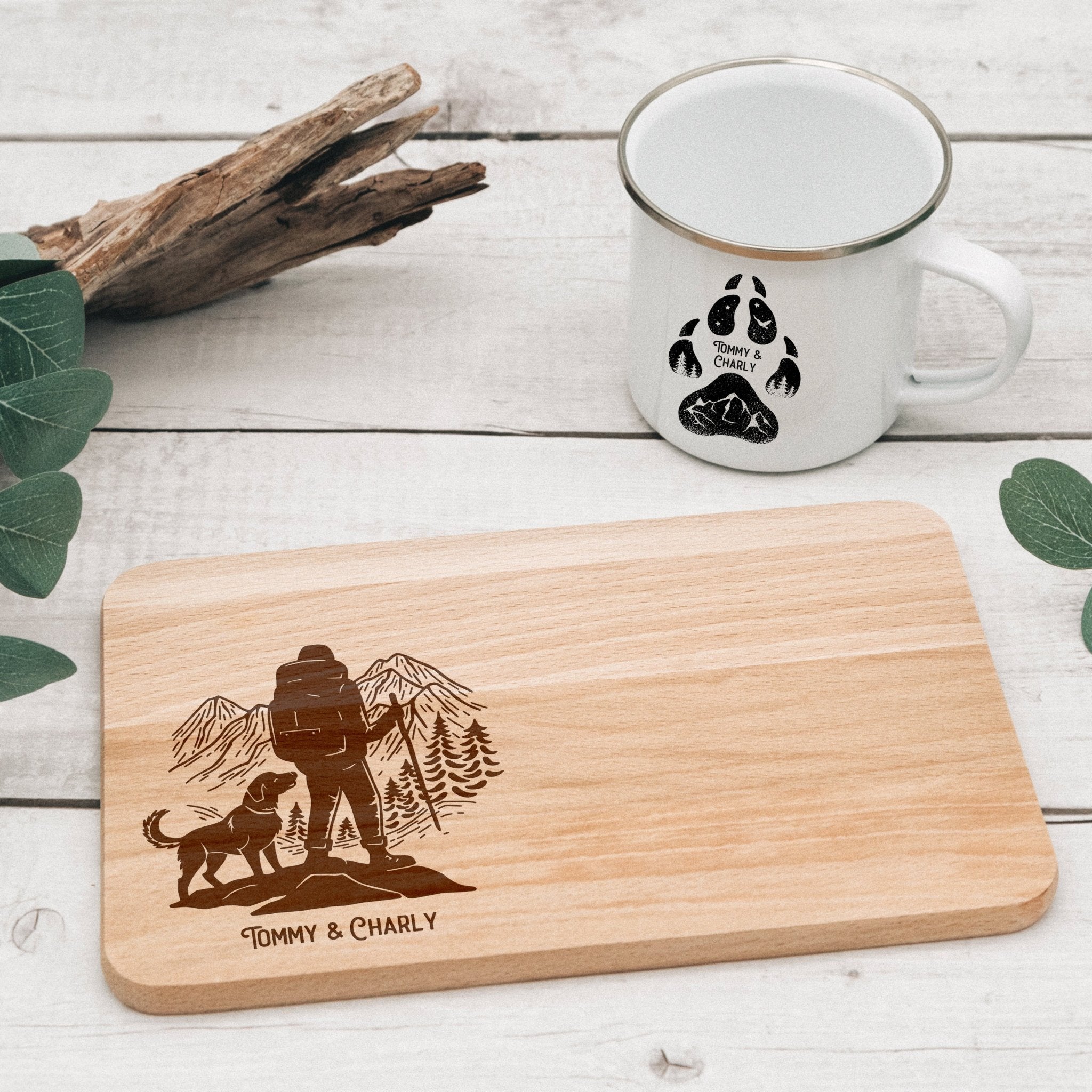 Set Frühstücksbrett Buche und Emailletasse - Hund - Abenteuernah