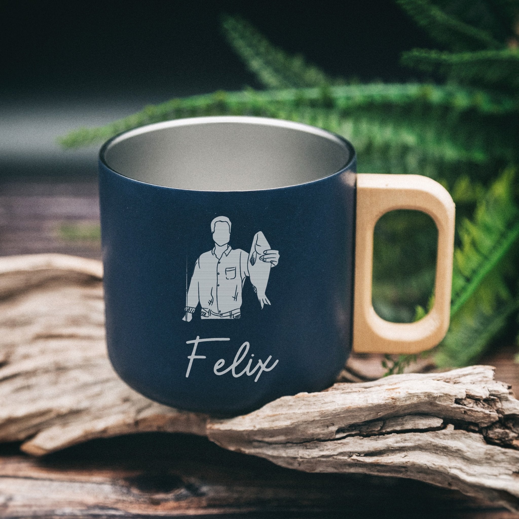 Thermobecher mit Holzgriff - Motiv und Name - Abenteuernah