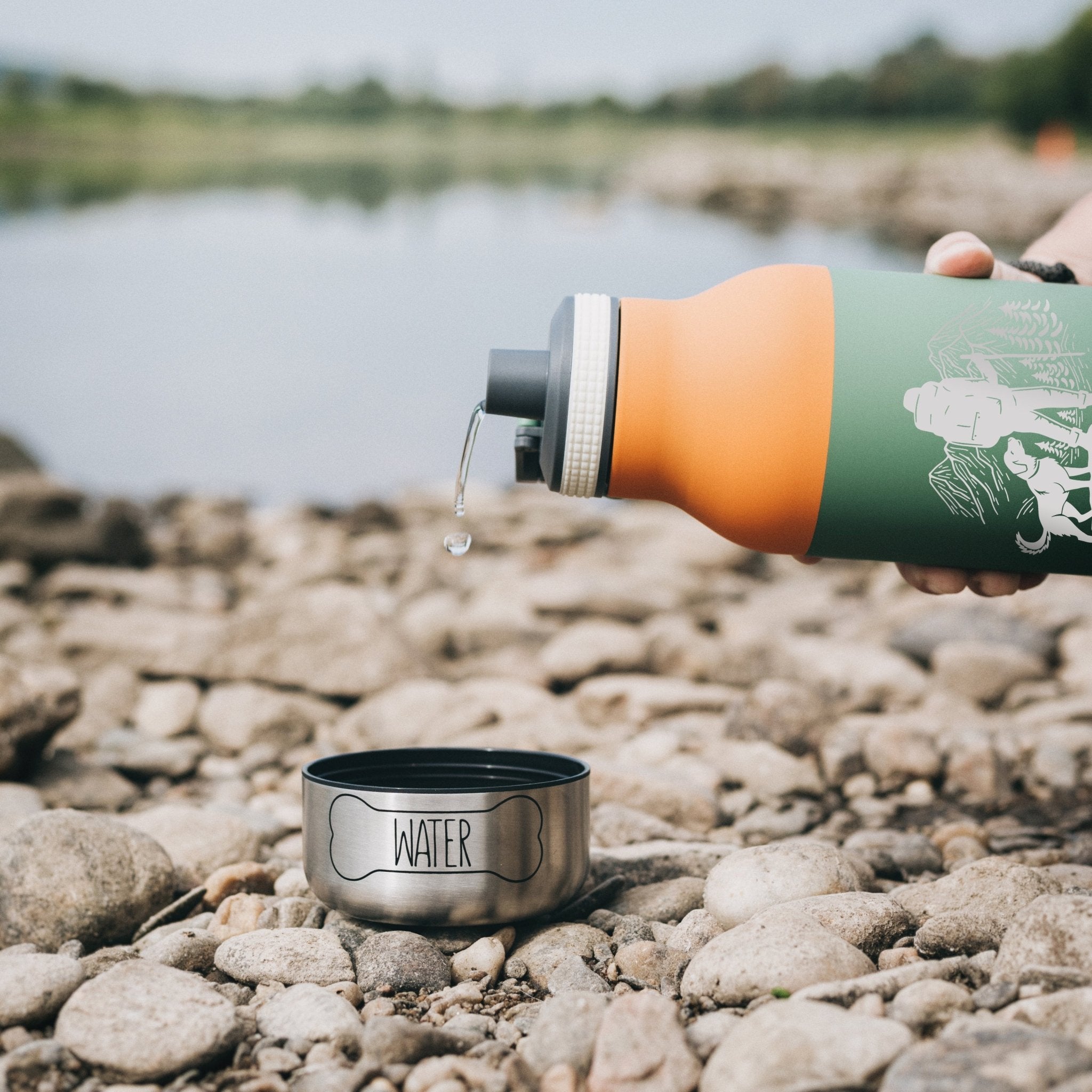 Trinkflasche Buddy - Wanderer mit Hund - Abenteuernah