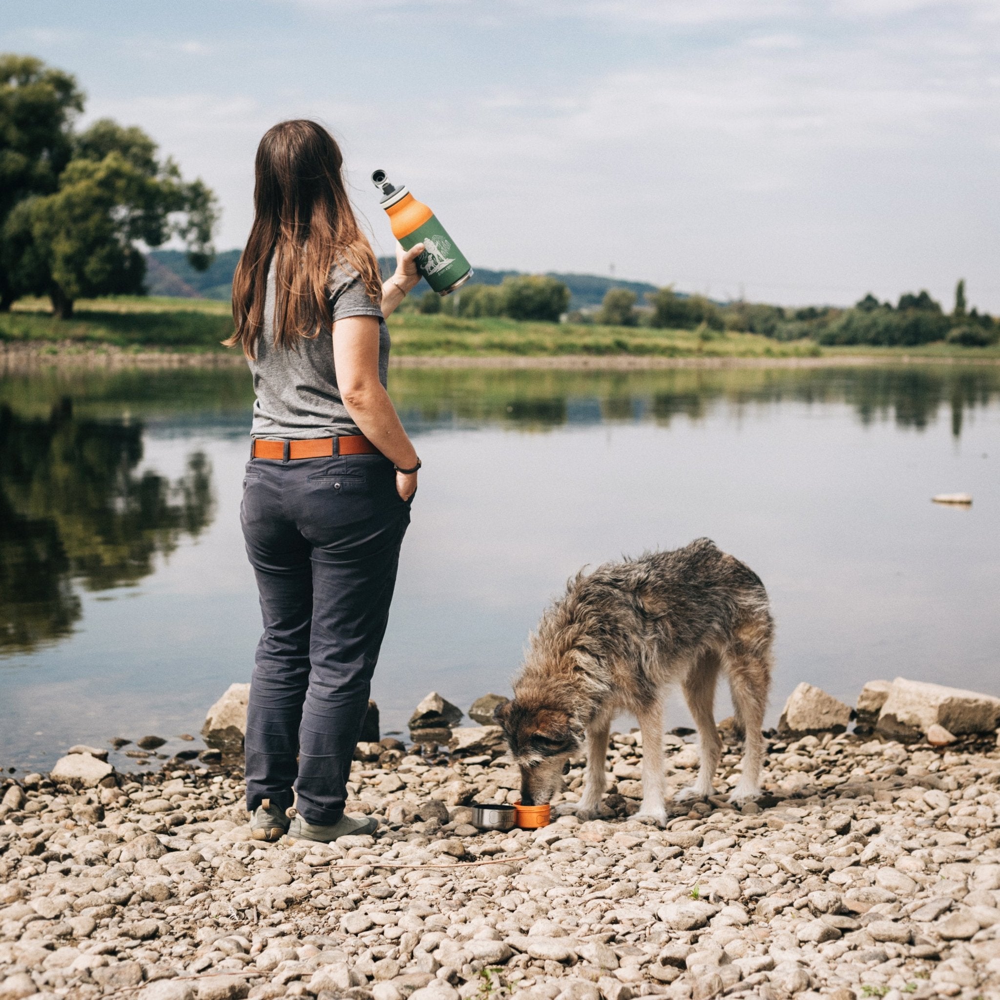 Trinkflasche Buddy - Wanderer mit Hund - Abenteuernah