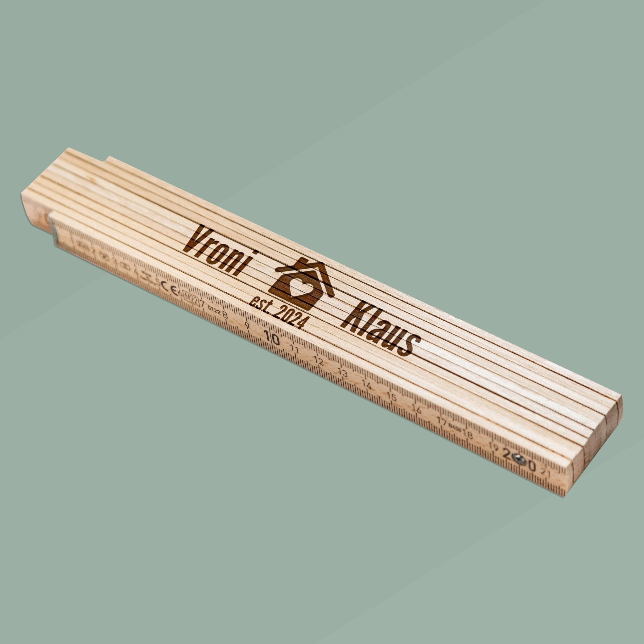 Zollstock personalisiert - Haus und Namen - Abenteuernah