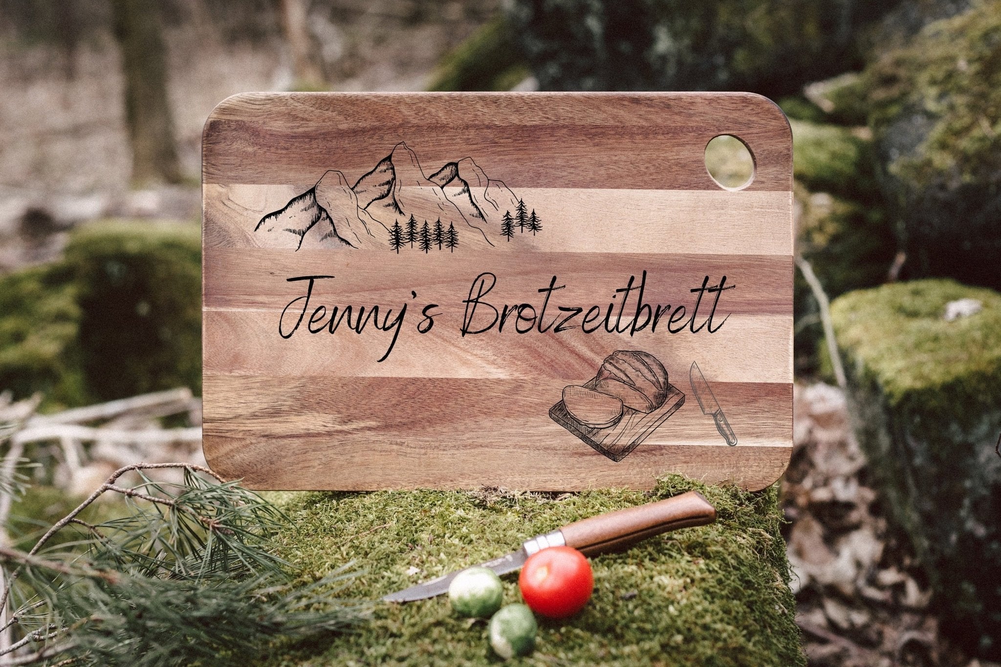 Akazienbrett mit Loch - Brotzeitbrett Berge - Abenteuernah