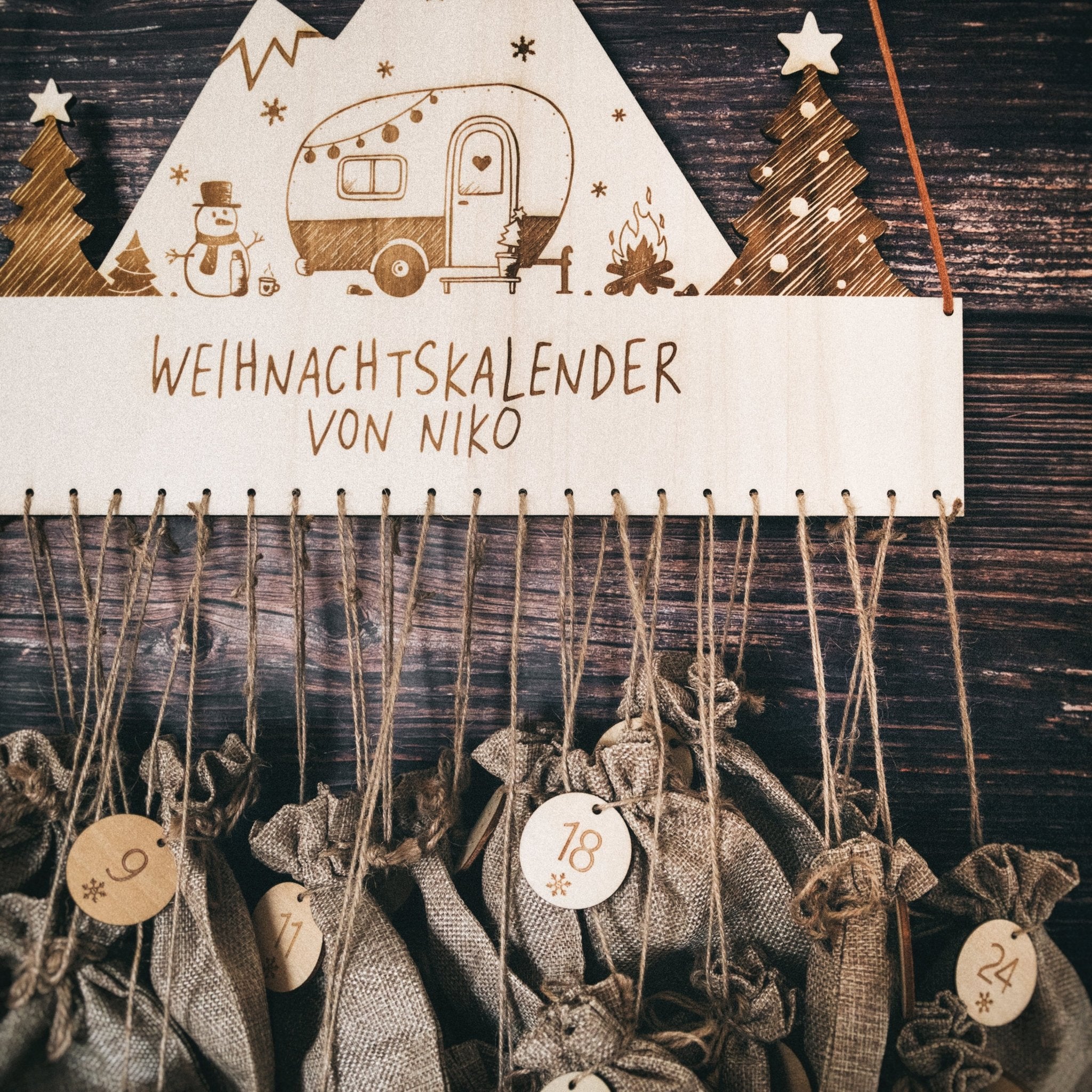 Adventskalender - Camper Landschaft mit Wunschnamen - Abenteuernah