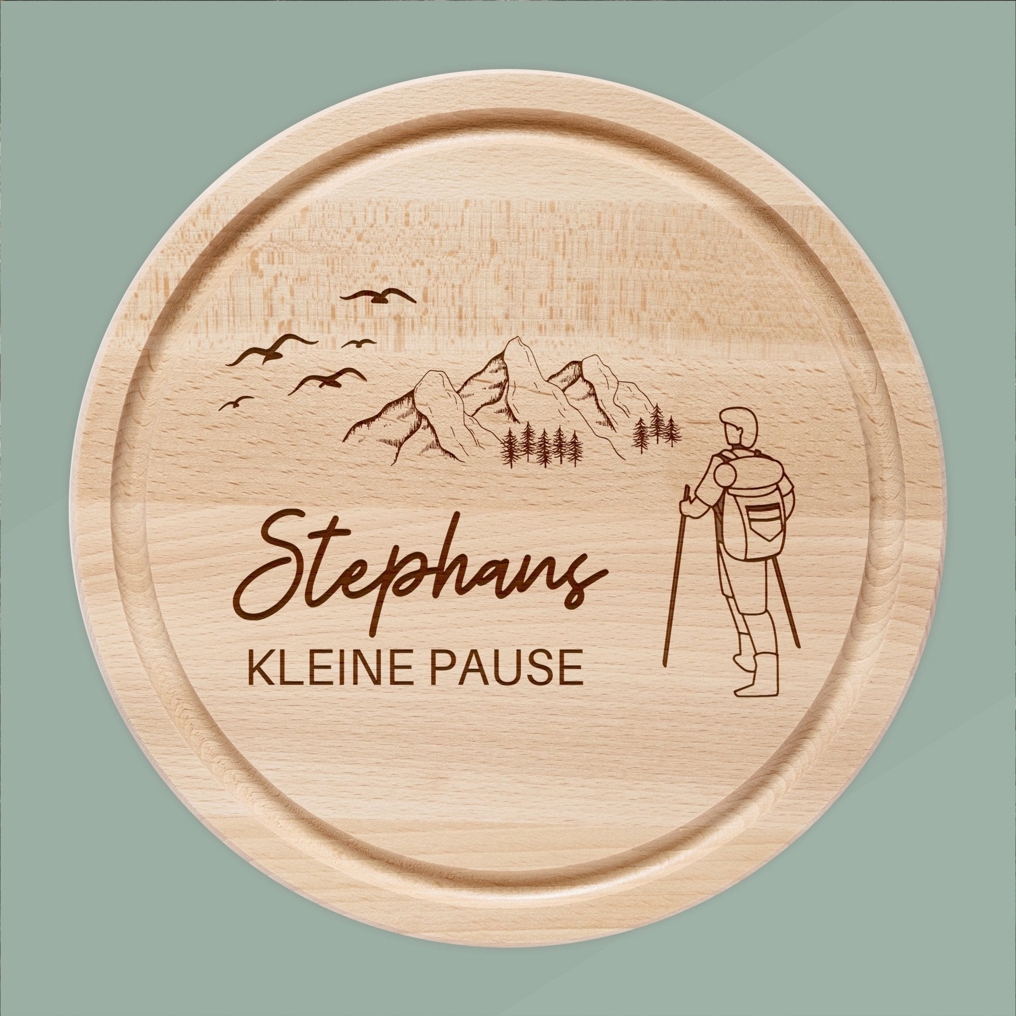 Rundes Holzbrett - Wanderer Berge - Abenteuernah
