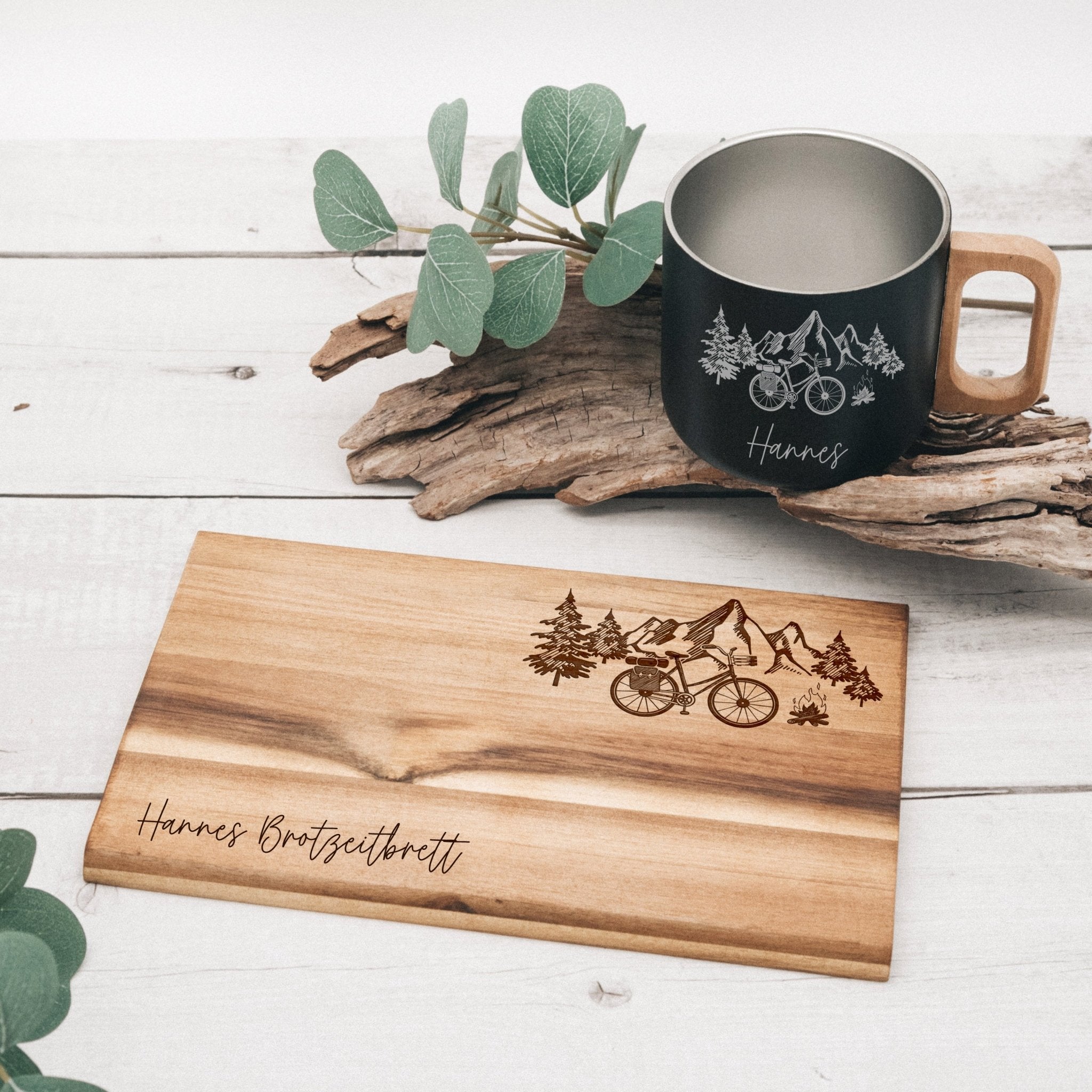 Set Frühstücksbrett Akazie und Edelstahltasse - Camper, Hund, Fahrrad - Abenteuernah