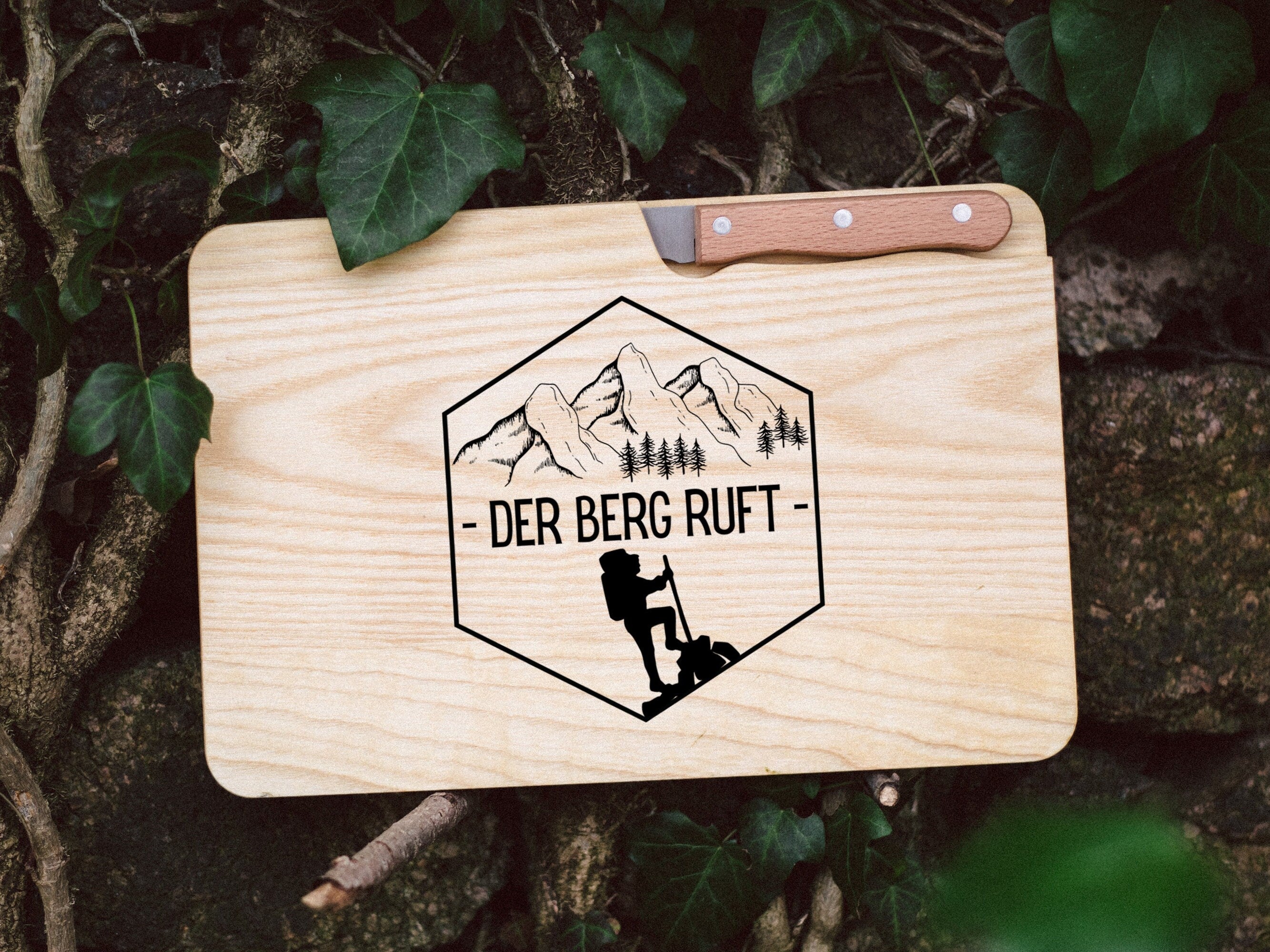 Geschenke für Männer, Männer Geschenk, Brotzeitbrett personalisiert, Frühstücksbrett personalisiert, Brett mit Messer, Der Berg Ruft - abenteuernah