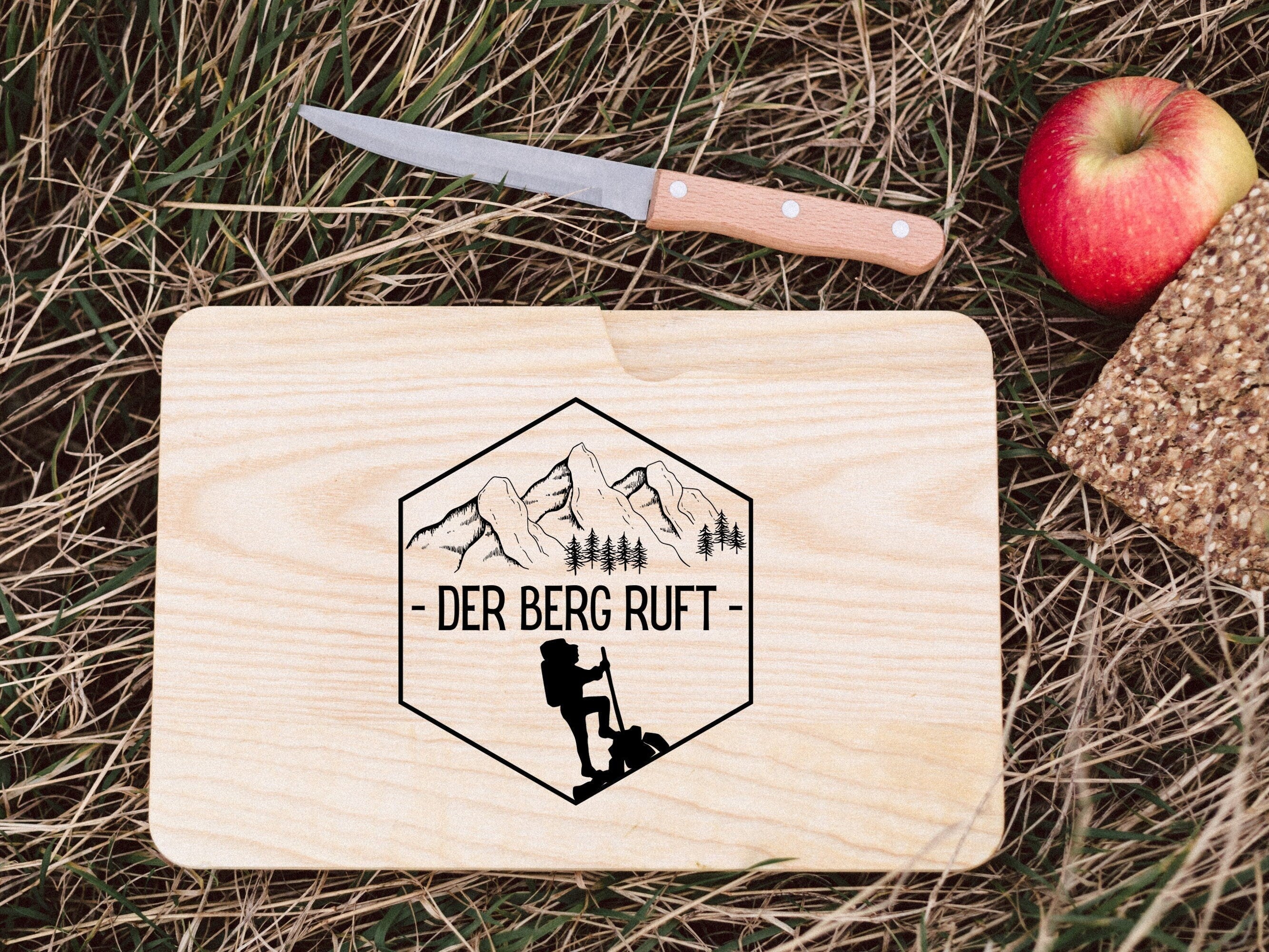 Geschenke für Männer, Männer Geschenk, Brotzeitbrett personalisiert, Frühstücksbrett personalisiert, Brett mit Messer, Der Berg Ruft - abenteuernah