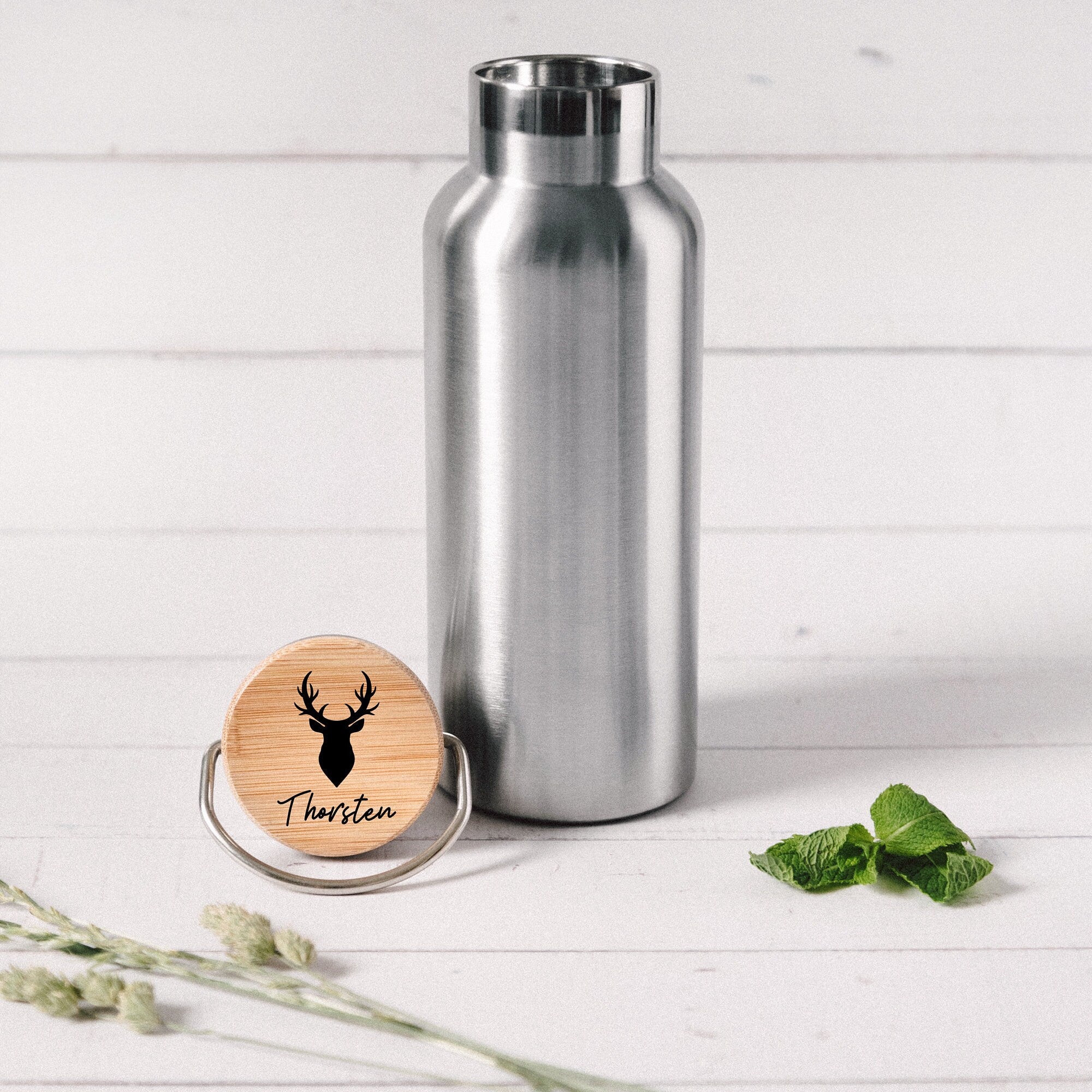 Trinkflasche Hirsch, Trinkflasche personalisiert, Trinkflasche Edelstahl, Isolierflasche personalisiert, Trinkflasche isoliert - abenteuernah