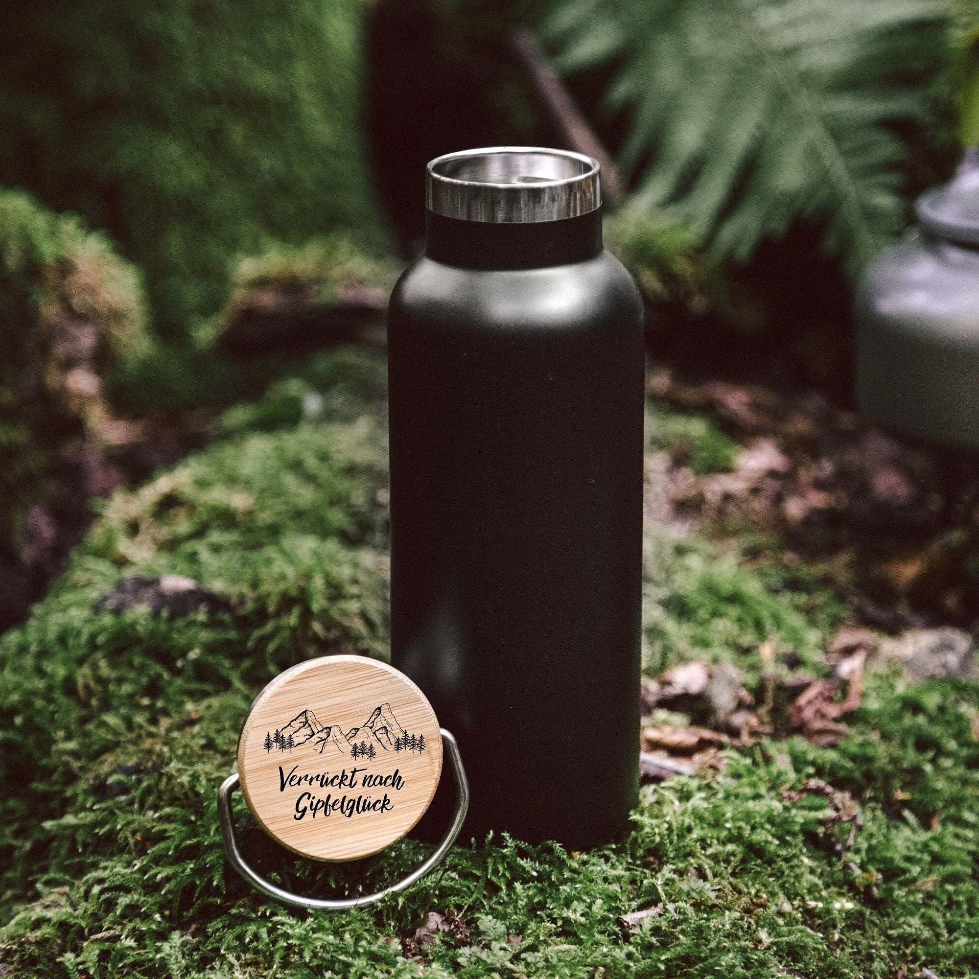 Trinkflasche Berge, Wandern Flasche, Trinkflasche Schwarz, Verrückt nach Gipfelglück, Männergeschenke - abenteuernah